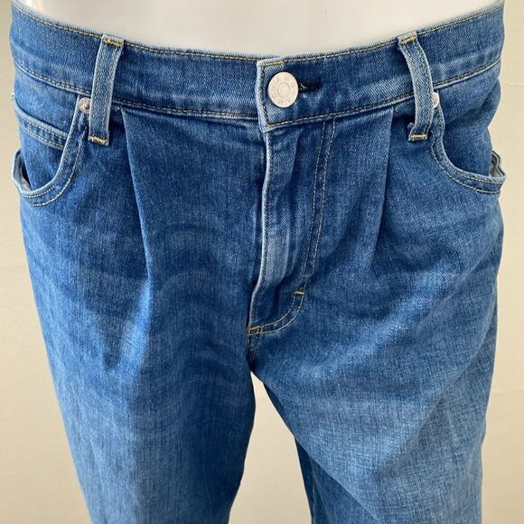 AMO Denim Florence Wide Leg Pleated Trouser Jean in Wistful Medium Wash - Picture 4 of 9